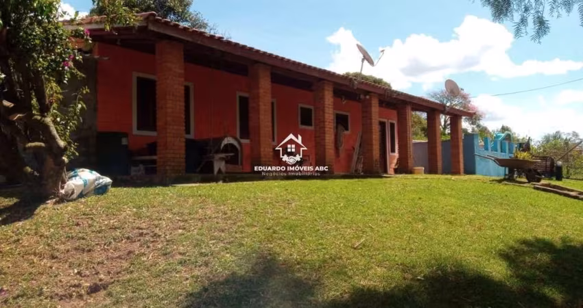 Chácara em Votorantim 3 dormitórios. 2 banheiros. 3 vagas na garagem, piscina. Ótima localização - Estrada Pedro Monari