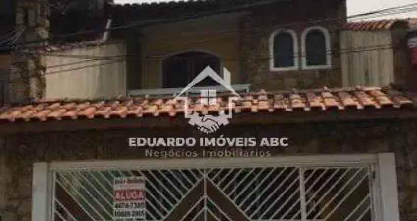 Lindo sobrado. 3 dormitórios. 2 vagas na garagem. Ótima localização. Parque Gerassi - Santo André