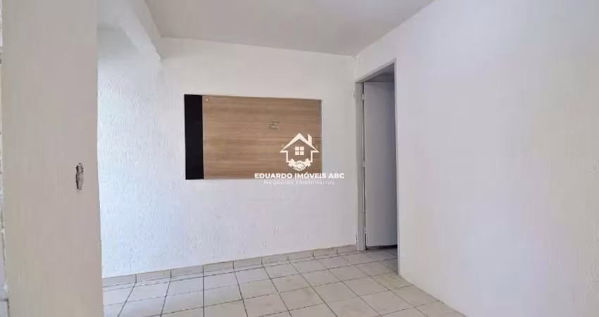 REF: 10438- Casa Assobradada para Locação, 1 dorm(s), 1 vaga(s), 50 m²