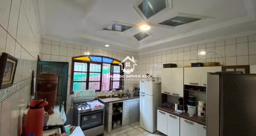 Casa (Casa Padrão) para Venda, 2 dorm(s), 1 suite(s), 4 vaga(s), 180 m²