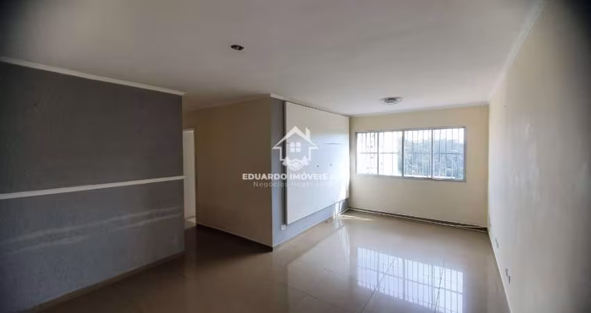 REF 2943.Apartamento com 3 dormitórios. 1 vaga. Ótima oportunidade!