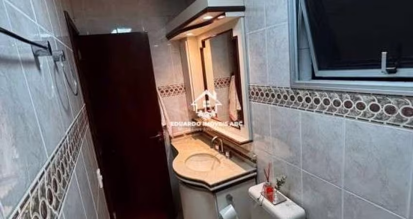 REF 5685. Apto todo mobiliado para locação. Sofá, cama, geladeira. Aceita caução.