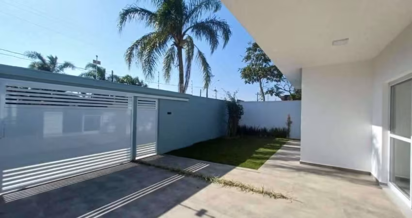 Casa 3 dorms  sendo 2 suítes, Piscina, Área Gourmet coberta - 100m da praia - Sta Júlia, Itanhaém-SP