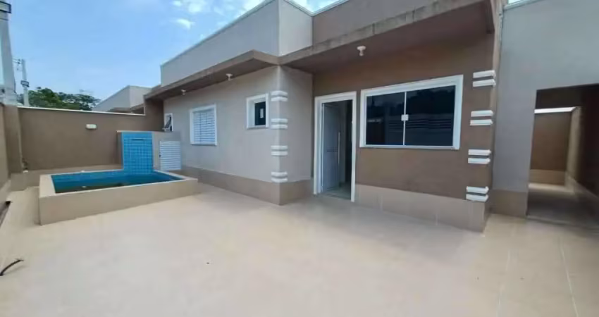 Casa com 2 dorms sendo 1 suíte, piscina, churrasqueirapor R$ 350.000 - Santa Júlia - Itanhaém/SP