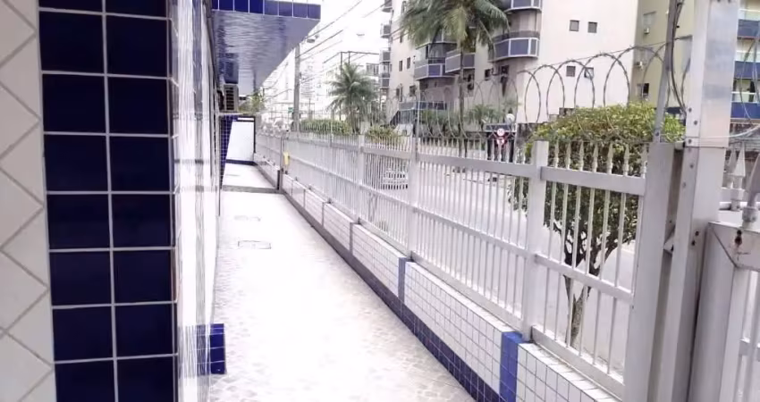 Apartamento de 1 dormitório, sala, cozinha, banheiro, área de serviço. prédio de três andares sem elevador.