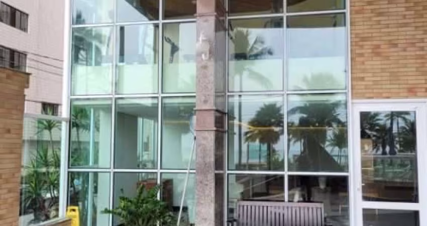 Imagine-se acordando com o som das ondas e tomando seu café da manhã na sacada com vista para o mar. Este apartamento de 68m², com 02 dormitórios (sen