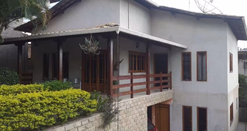 Casa Para Vender com 05 quartos no bairro Jardim Riacho das Pedras em Contagem