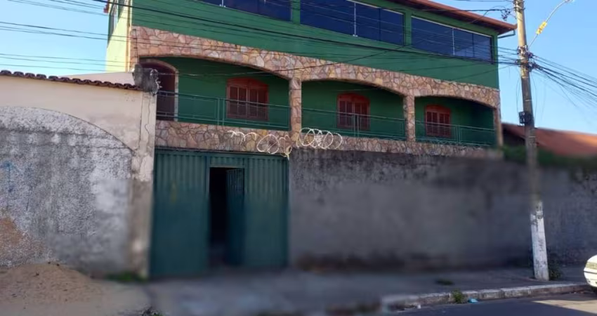 Casa Para Vender com 5 quartos no bairro Vila Universal em Betim