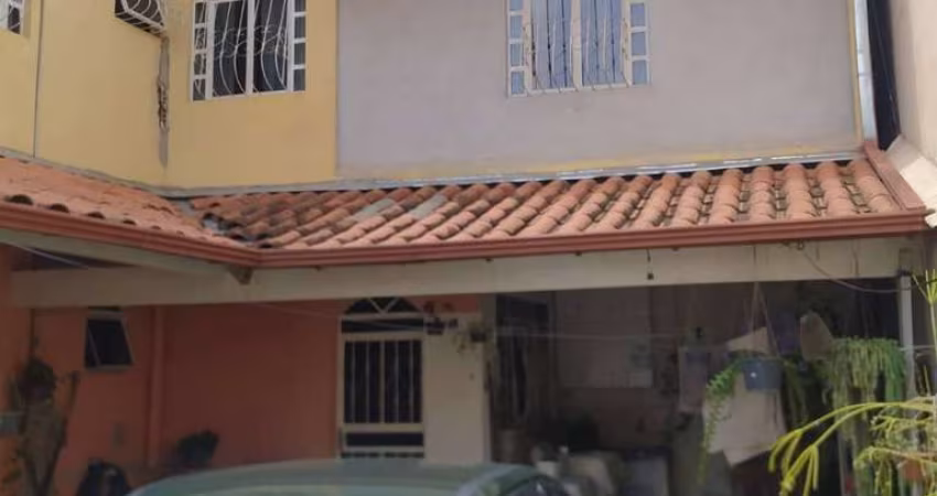 Casa Para Vender com 04 quartos no bairro Parque Maracanã em Contagem