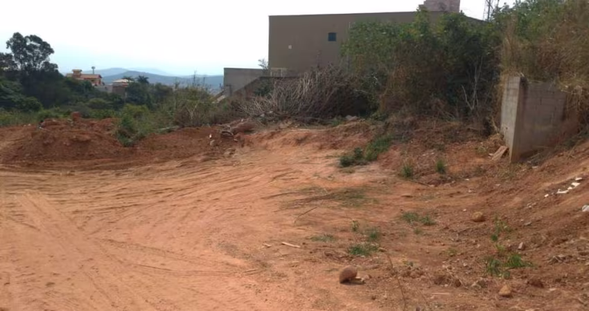Lote / Terreno de Bairro Para Vender no bairro Tropical em Contagem.