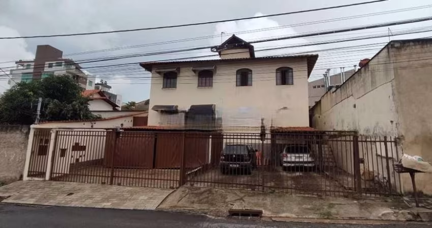 Casa Para Vender com 03 quartos e 01 suíte no bairro Fonte Grande em Contagem