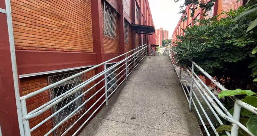 Apartamento Para Vender com 03 quartos no bairro Prado em Belo Horizonte