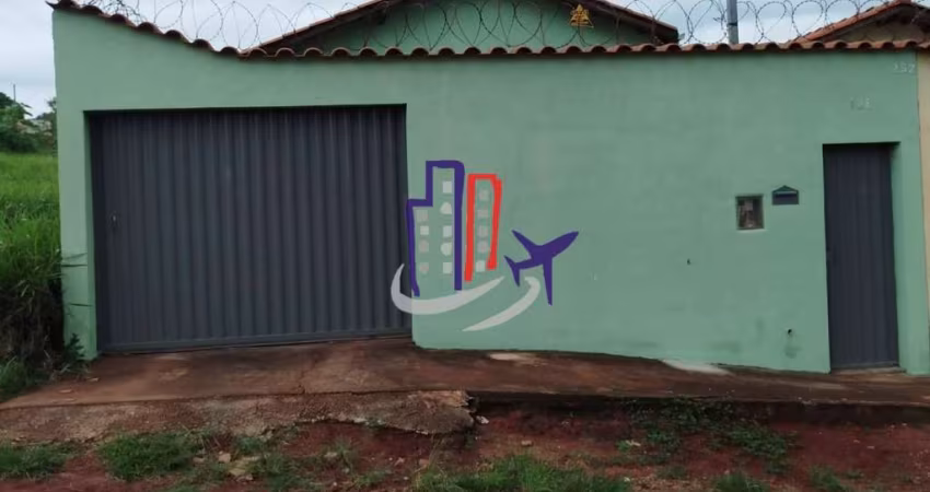 Casa Para Vender com 02 quartos no bairro Planalto em Mateus Leme
