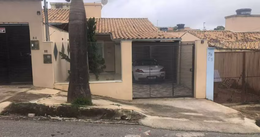 Casa para vender com 02 quartos no bairro floresta encantada em esmeraldas