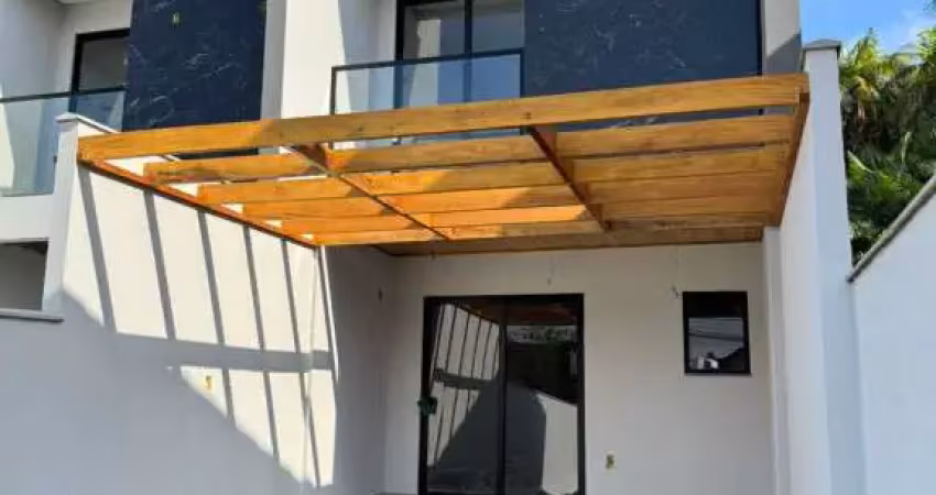Casa com 3 quartos à venda na Rua Humanitas, 17, São Marcos, Joinville