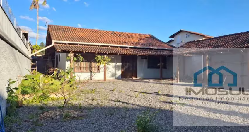 Casa com 3 quartos à venda na Rua Floresta, 348, Floresta, Joinville