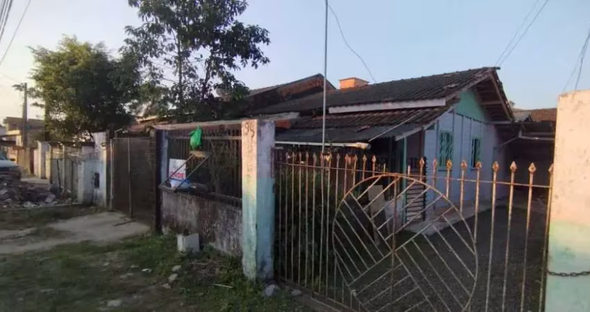 Casa com 2 quartos à venda na Rua Pedro Alves da Silva, 185, Paranaguamirim, Joinville