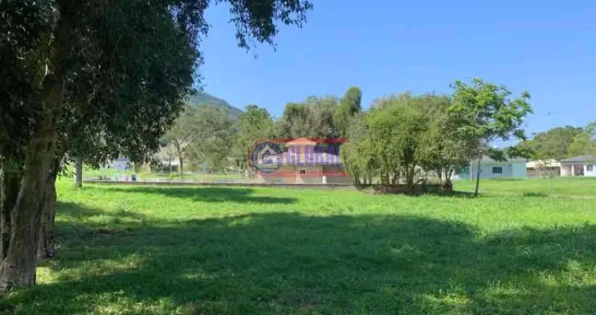 Terreno em condomínio fechado à venda na Rua das Garças, Ubatiba, Maricá