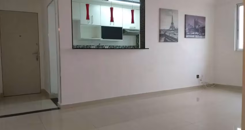 Apartamento reformado com 2 dormitórios na vila campo grande