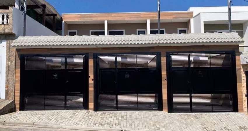 Belíssimo Sobrado Ótimo acabamento com 3 dormitórios, 2 vagas de garagem