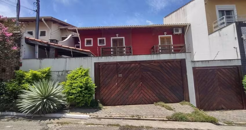 Belíssimo Sobrado no Campo Grande,  excelente localização. ACEITA PERMUTA MENOR VALOR LER ANUNCIO !