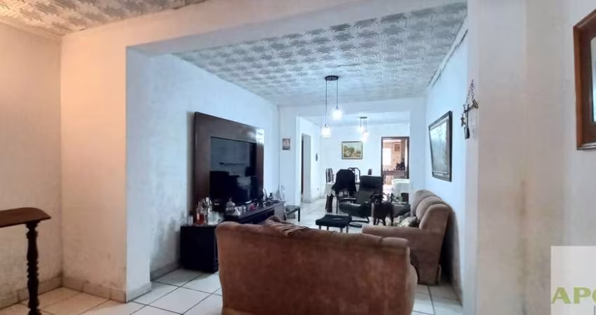 Casa Térrea com Terreno de 340 m² com 2 Frentes (Vila Emir)