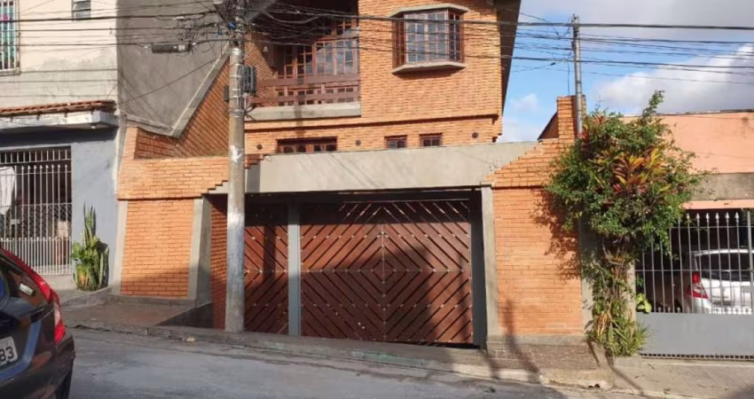 Belíssimo sobrado com 3 suítes 5 vagas