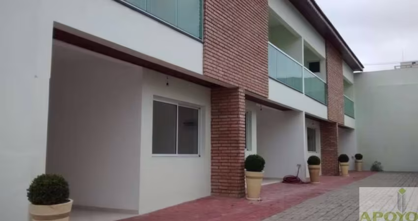 Sobrado com 3 suítes, 4 banheiros, 2 vagas na região Cupecê