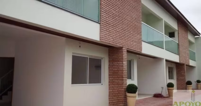 Sobrado em condomínio na Cidade Ademar com 3 suítes, 2 vagas,