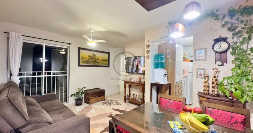 Apartamento 2 dormitórios com 1 vaga, Santa Cândida, portaria 24 horas, condomínio baixo