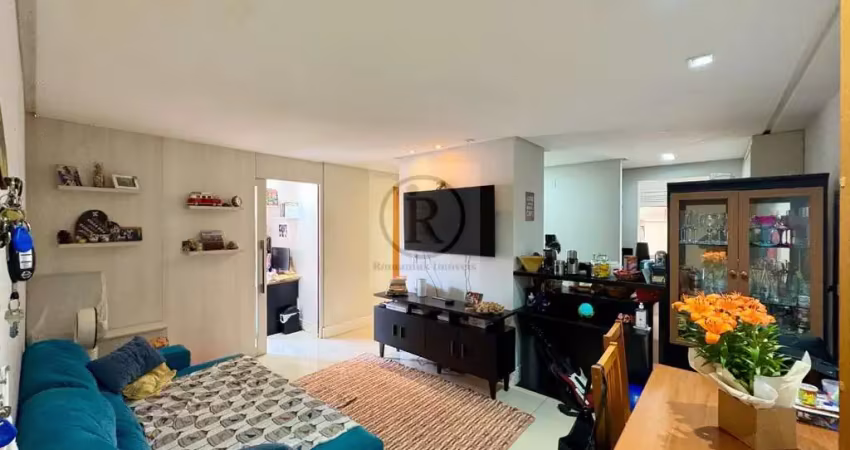 Apartamento garden em condomínio clube completo, localizado no bairro uberaba. dispõe de 3 dormitórios, incluindo uma suíte, e 1 vaga de garagem.