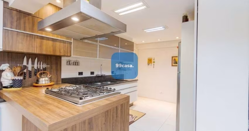 Apartamento reformado à venda com 4 suítes no Centro Cívico Curitiba