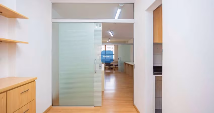 Sala Conjunto comercial para venda no Centro de Curitiba