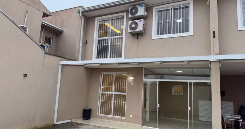 Sobrado pronto para morar pilarzinho curitiba, 3 quartos e espaço gourmet