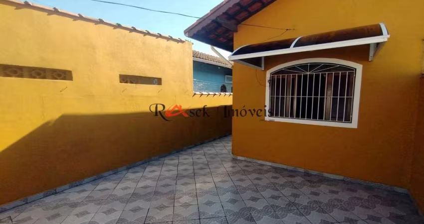 Casa com 2 dorms, Jardim Magalhães, Itanhaém - R$ 270 mil, Cod: 1953