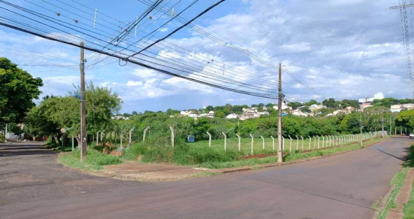 Terreno à venda em Maringá, Jardim Montreal, com 3850 m²