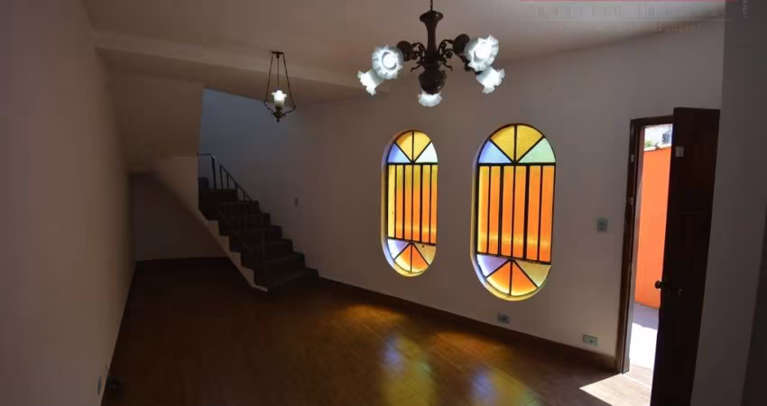 Vende Casa | Casa Sobrado com 160 m², 3 dormitórios, sendo 1 suíte, 4 banheiros sociais, varanda, 2 vagas, Vila Bancaria Munhoz. São Paulo/SP.