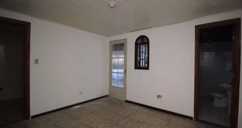 Locação | Casa Conjugada 40m², 1 Dormitório, Quintal, Vila Palmeiras