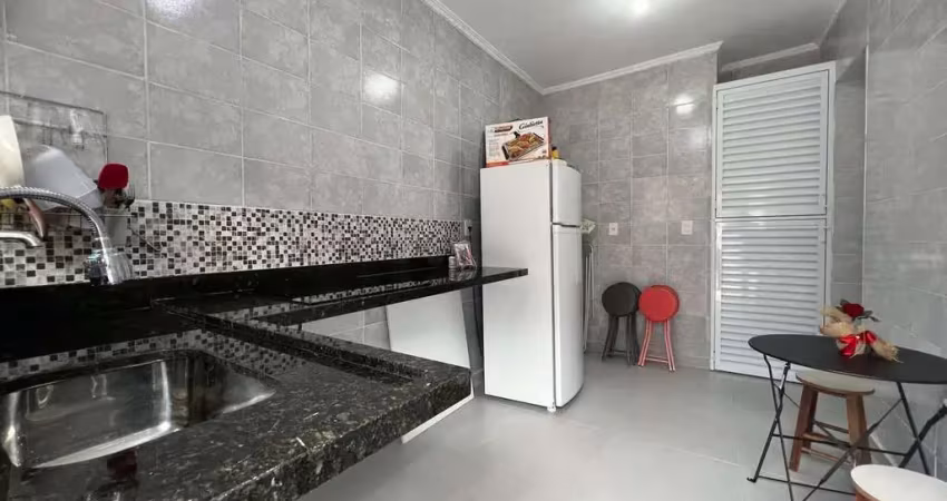 Kitnet reformada localizada na guilhermina/pg próximo ao comércio