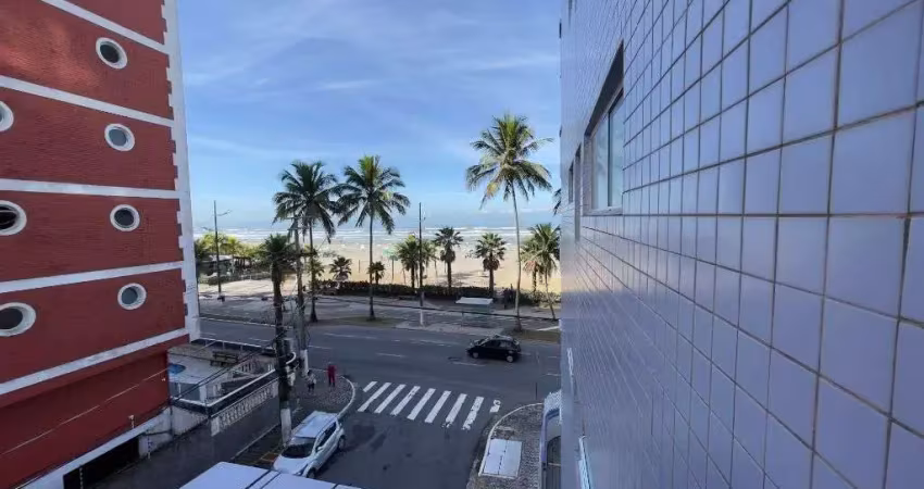 Apartamento reformado com 2 dormitórios e vista mar!