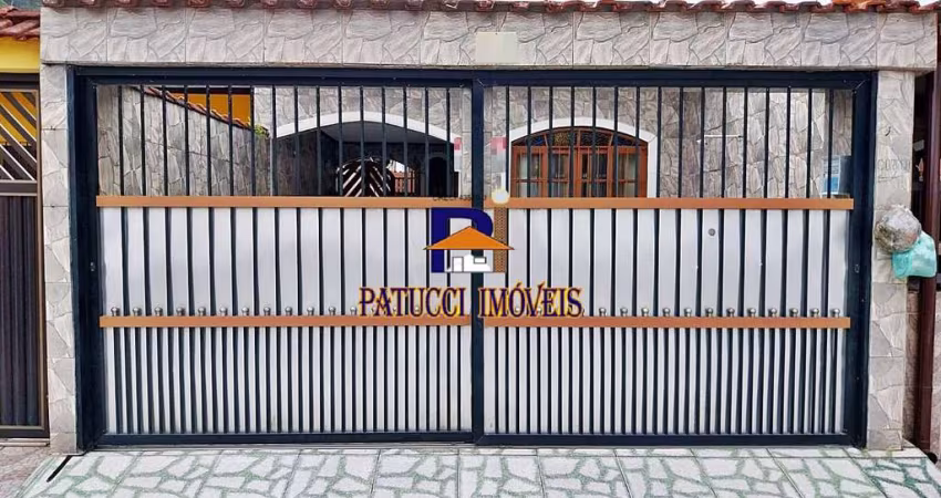 Casa com 02 Dormitórios em Ótima Localização, Próximo a Comércios