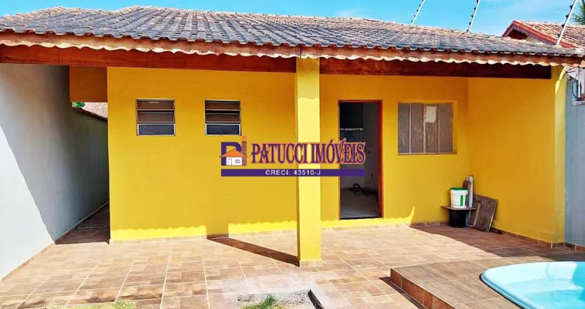 Casa com 02 Dormitórios e Piscina - Próximo ao Mar!