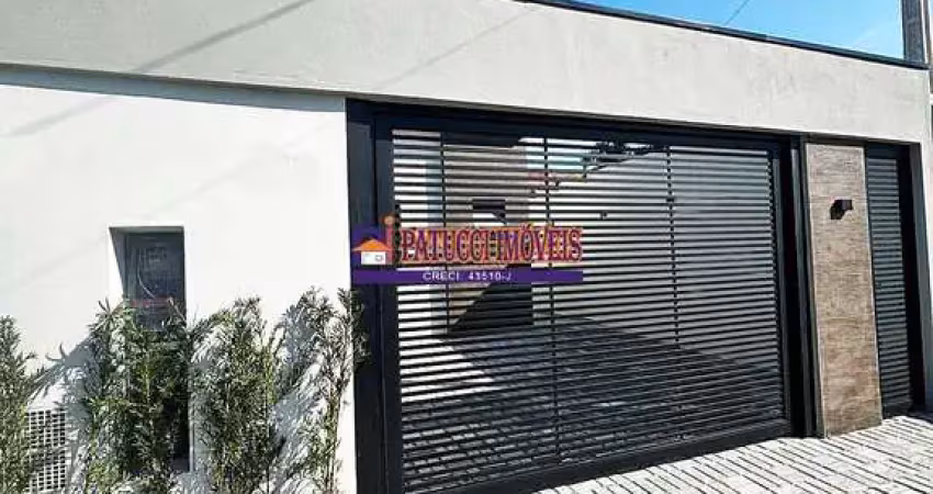Casa nova de alto padrão com piscina próximo a comércios!