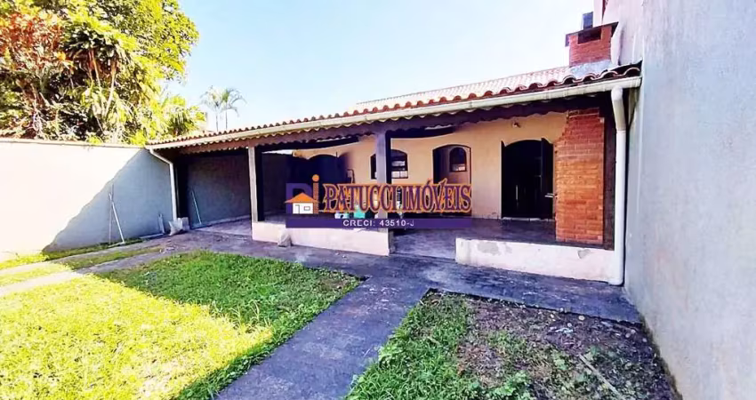 Sua casa de praia em mongaguá espera por você! lote inteiro.