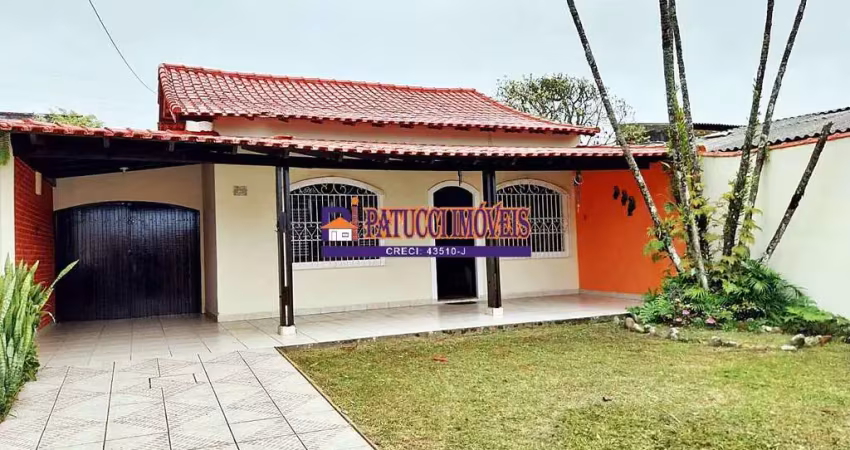 Casa a 170m do mar com quintal amplo e espaço para piscina! - lote inteiro.