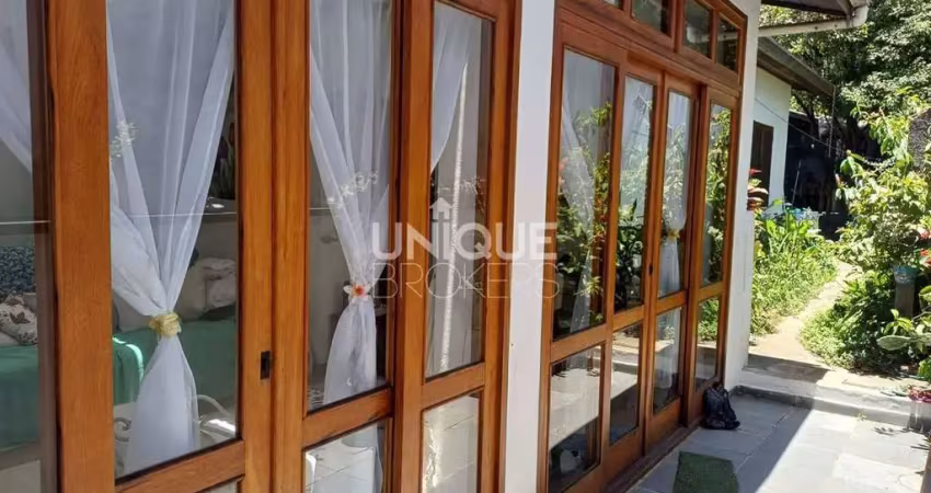 Casa térrea com 3 quartos e amplo quintal, vila rio branco - jundiaí