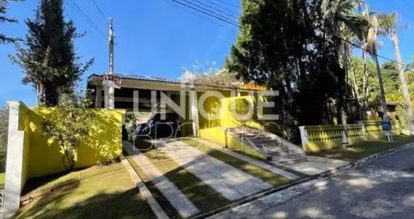 Casa de Condomínio com 3 quartos, Alpes dos Araçás (Jordanésia) - Cajamar