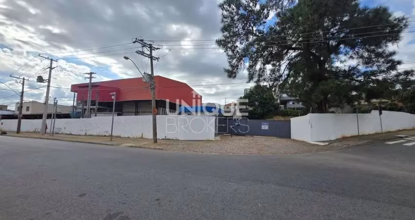 Terreno comercial à venda na Esquina da Av. Professora Maria do Carmo Guimaraês Pellegrini com a rua Eugênio Lacerda, 50, Retiro, Jundiaí