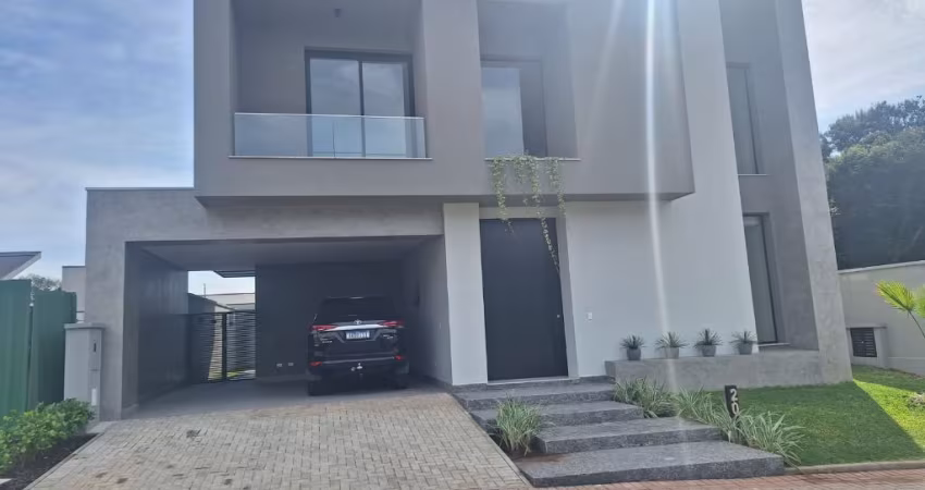 Bellissíma casa em condominio com 310m²