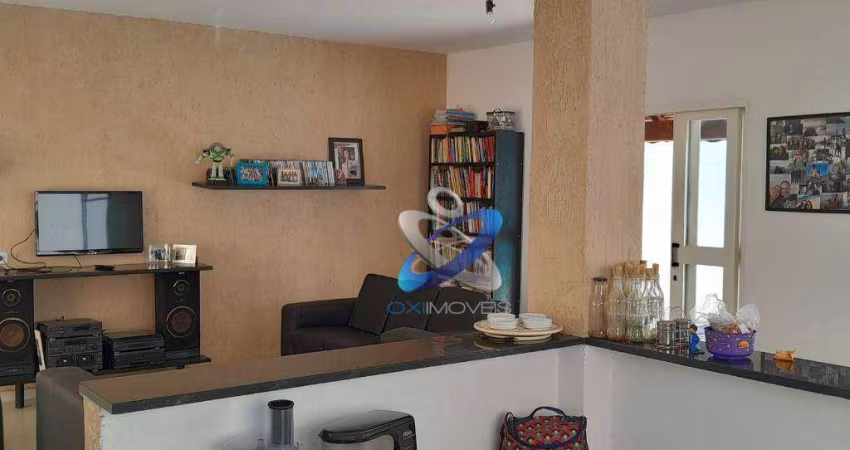 Casa com 3 dormitórios à venda, 185 m² por R$ 850.000 - Vila Santos - Caçapava/SP